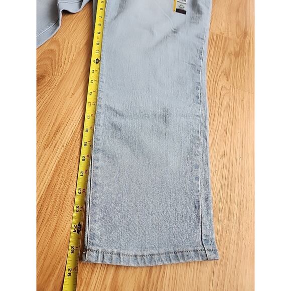 NWT No Boundaries Women’s Juniors Size 13 High Rise Mom Jeans Denim Light Wash - Picture 5 of 9